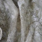 Anna-Sophie Berger Detail of avramides’ cat (mud) tekstil, leire (2016)